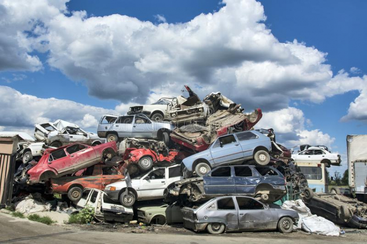gallery/zabalj-serbia-backa-september-auto-waste-lots-cars-waiting-transportation-car-scrap-old-damaged-cars-167245053